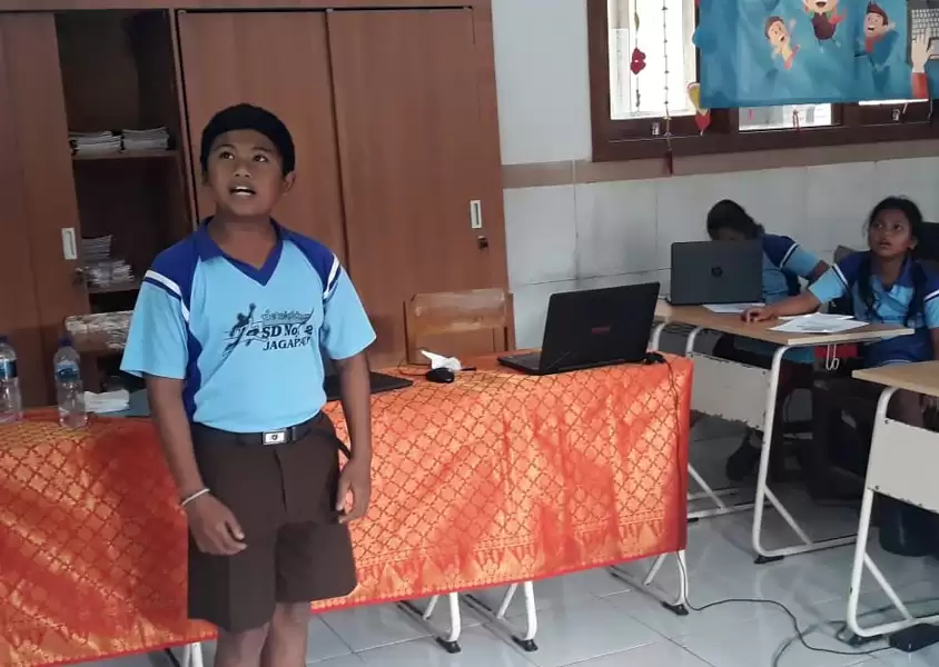 Praktek Presentasi Peserta Pelatihan