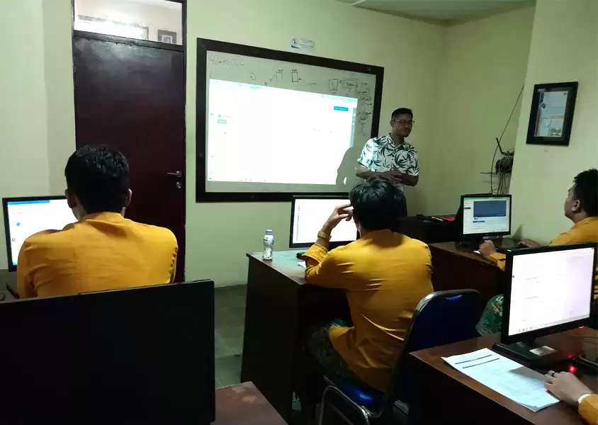 Penyampaian Materi Pelatihan