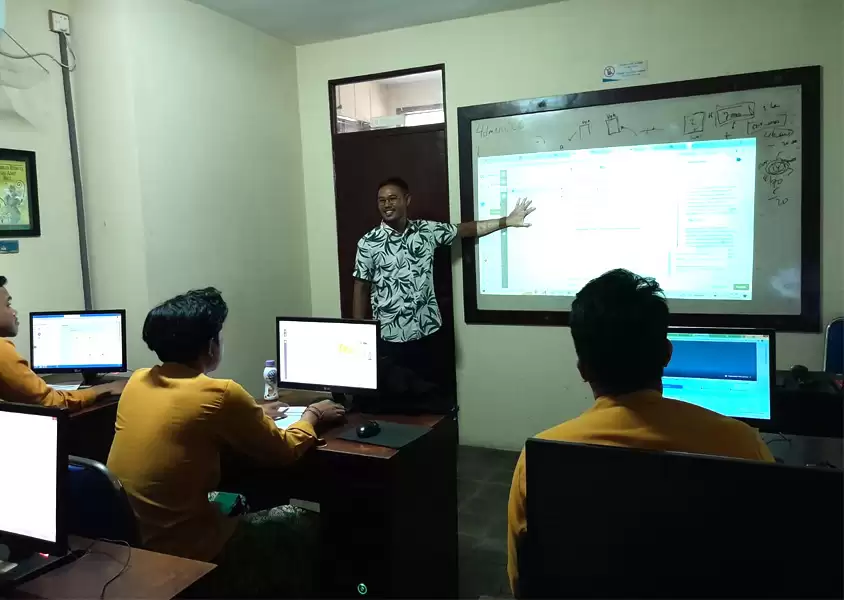 Pemaparan Materi Internet marketing