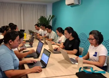 Praktik Microsoft Excel Intermediate Bersama Peserta Suasana peserta mengikuti praktik langsung Microsoft Excel Intermediate dengan studi kasus yang relevan pada In House Training Waterbom Bali.