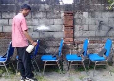 Kursi Selalu dijemur untuk menghindari virus dan kuman